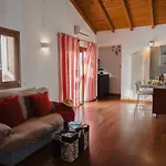 Apartament Giaria House *