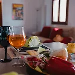 Giaria House Appartement *